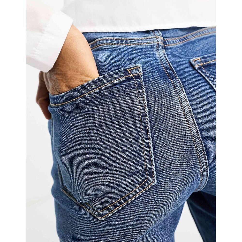 Jeans‎ - Picture 3 of 15